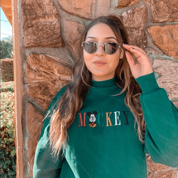 ✨ MEET THE POSHER! ✨ - Picture 3 of 3